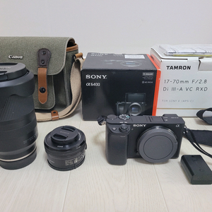 소니 A6400 미러리스 카메라(5035컷) 번들렌즈 + 탐론 17-70 세트 팝니다.