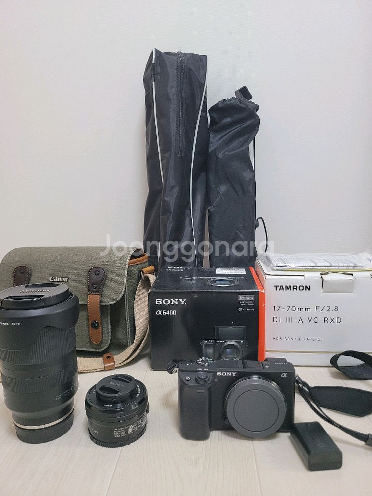 소니 A6400 미러리스 카메라(5035컷) 번들렌즈 + 탐론 17-70 세트 팝니다.--1