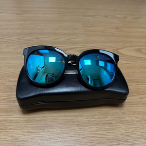 젠틀몬스터 블루렌즈 선글라스