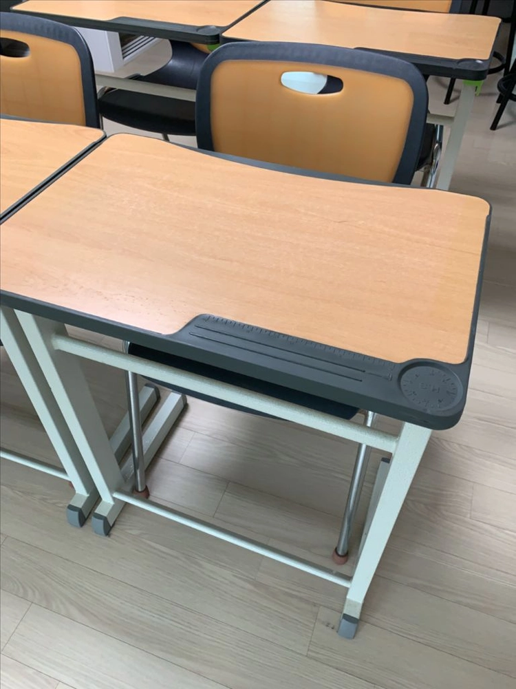 학생용 책상 의자 1세트 이미지