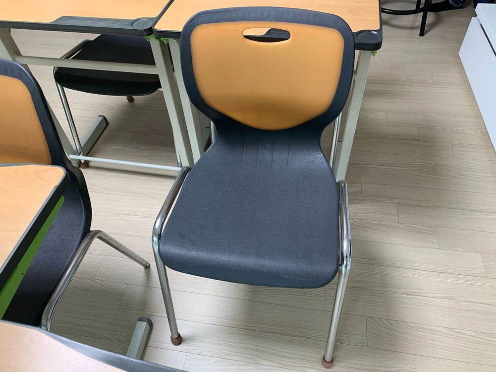 학생용 책상 의자 1세트 이미지