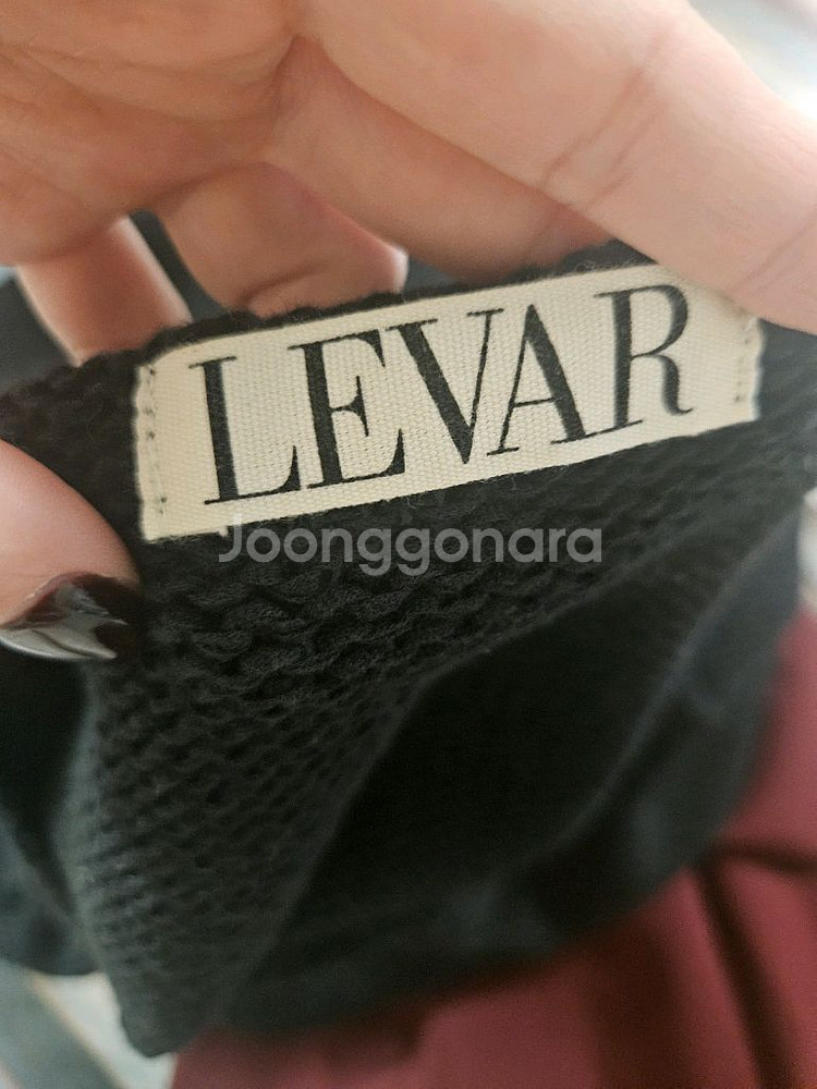 르바 브이넥 니트 스웨터 블랙--1