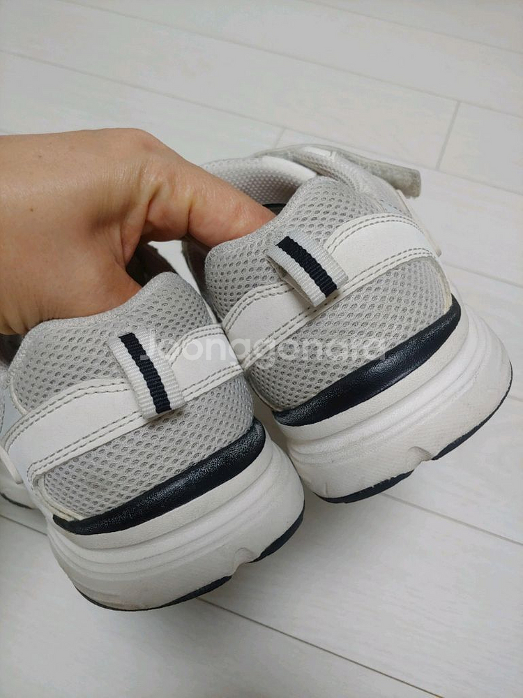 휠라 필라 벨크로 운동화 230사이즈(반값택포7천원)--1