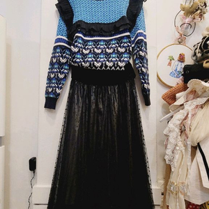 프릴 에스닉 포근니트. 오즈세컨 도트샤 스커트