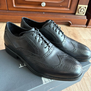 락포트 남성구두 윙팁 블랙 9.5W(나이키 기준 285)새제품