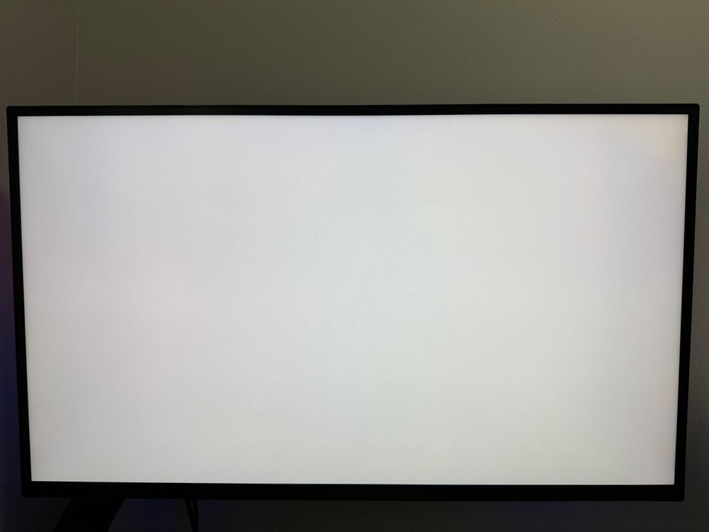 LG 32GQ-950 팝니다--1