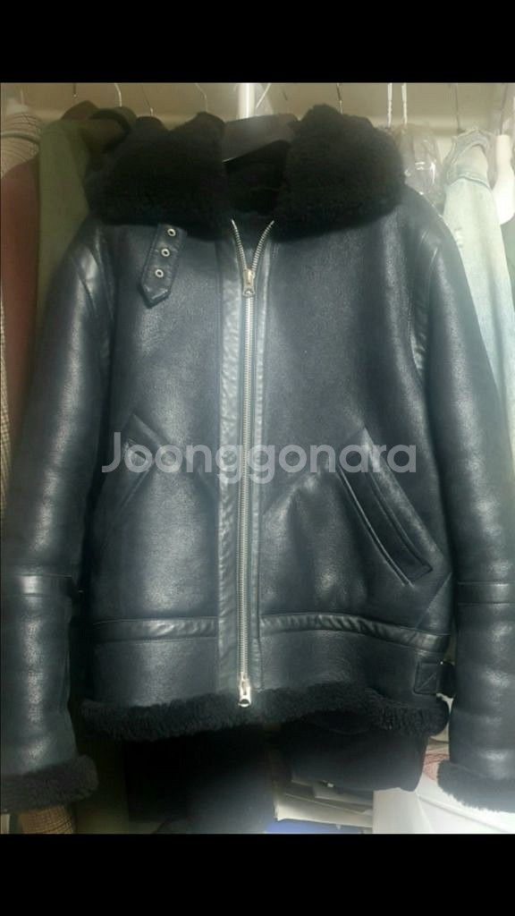 아크네 이안 무스탕 블랙 50--0