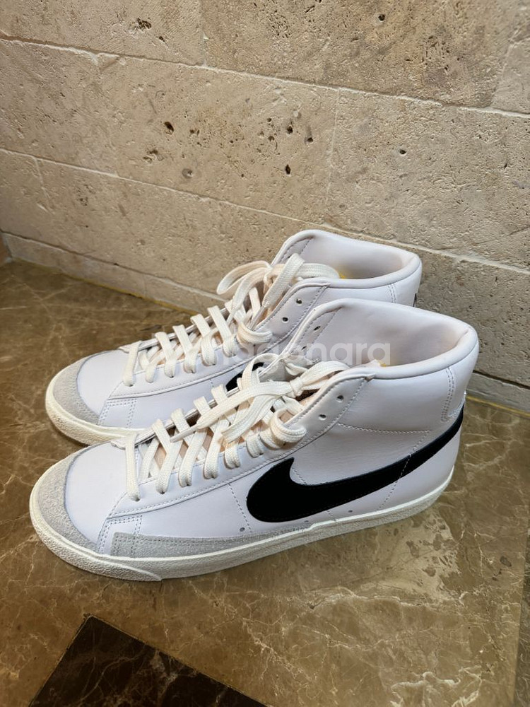 나이키 블레이저 미드 화이트--0