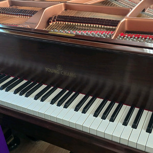 영창 베이비 그랜드피아노 판매합니다