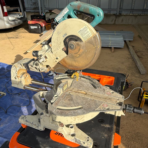 마끼다 makita 10인치 슬라이딩 각도절단기