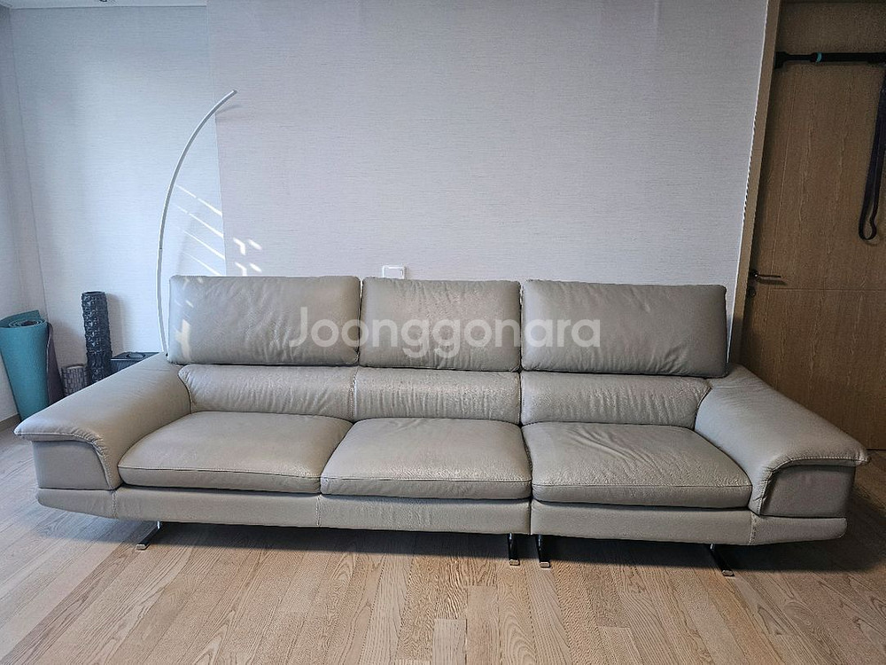 4인용 가죽 소파--0