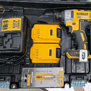 디월트 DCF887 18V 브러쉬리스 임팩 드라이버 세트