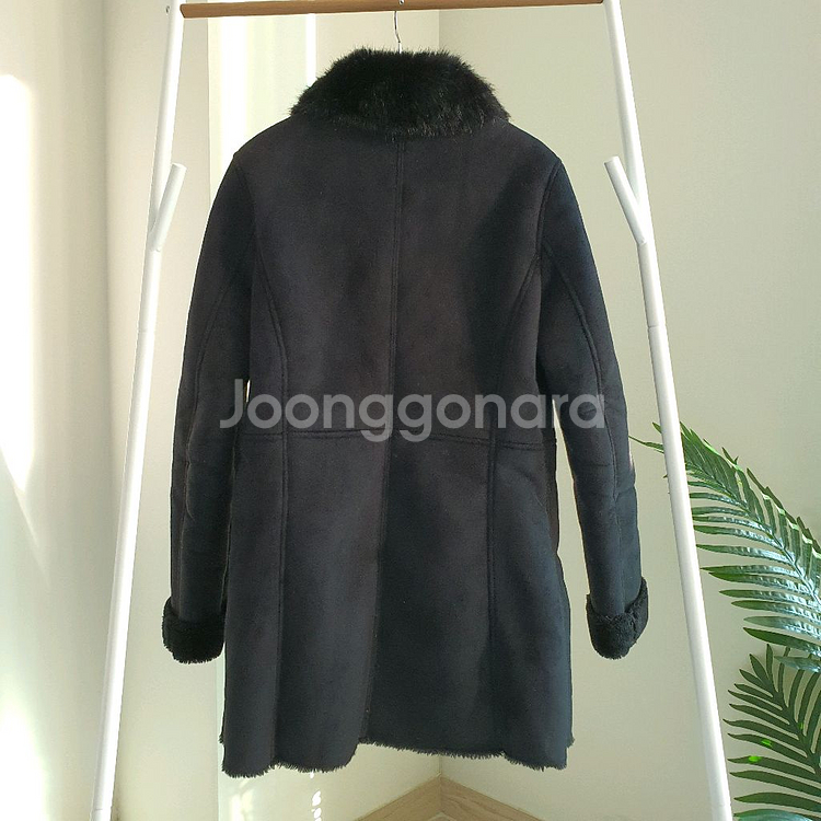 알마니 진 무스탕--6