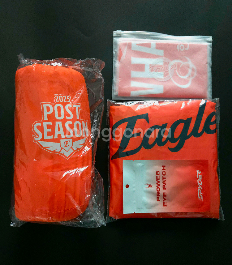 한화이글스 스파이더 2025 어센틱 홈 유니폼 및 패딩담요--1