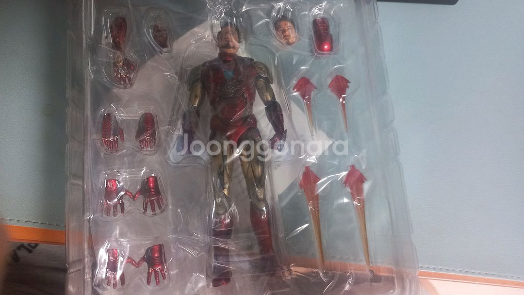 마펙스(mafex)배틀데미지 마크85--1