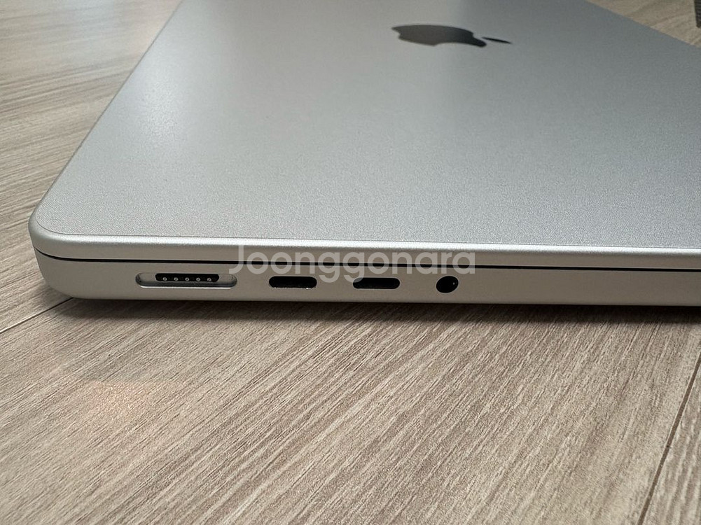 맥북프로 14인치실버 16g 1tb 판매합니다--2