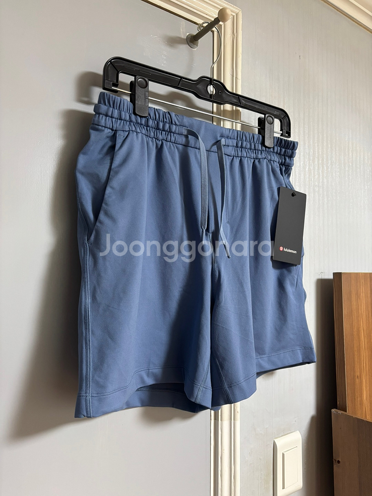 룰루레몬 소프트 저지 쇼츠 반바지 5인치 m사이즈 새제품 택포8만 팝니다.--1