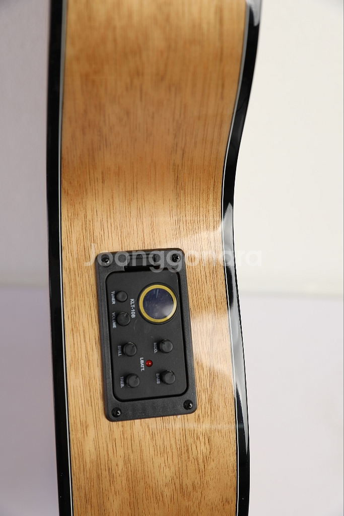 새제품 EQ 슬림바디 통기타 절반가에 팝니다 기타--9