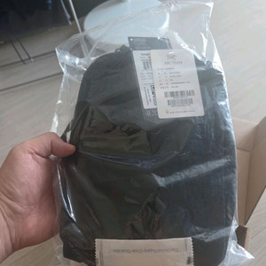 아크테릭스 헬리아드 크로스백