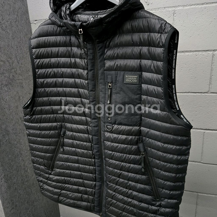 버버리 로고 경량패딩 조끼패딩 XXL--0