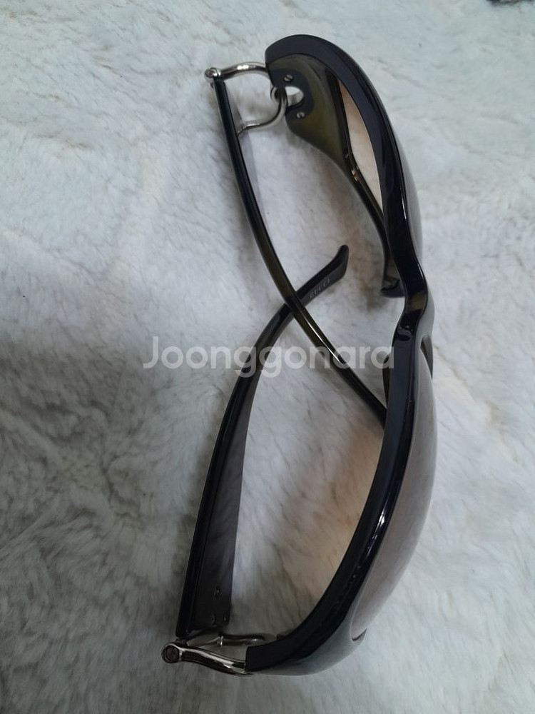 구찌 선글라스 오버 사이즈 뿔테--1