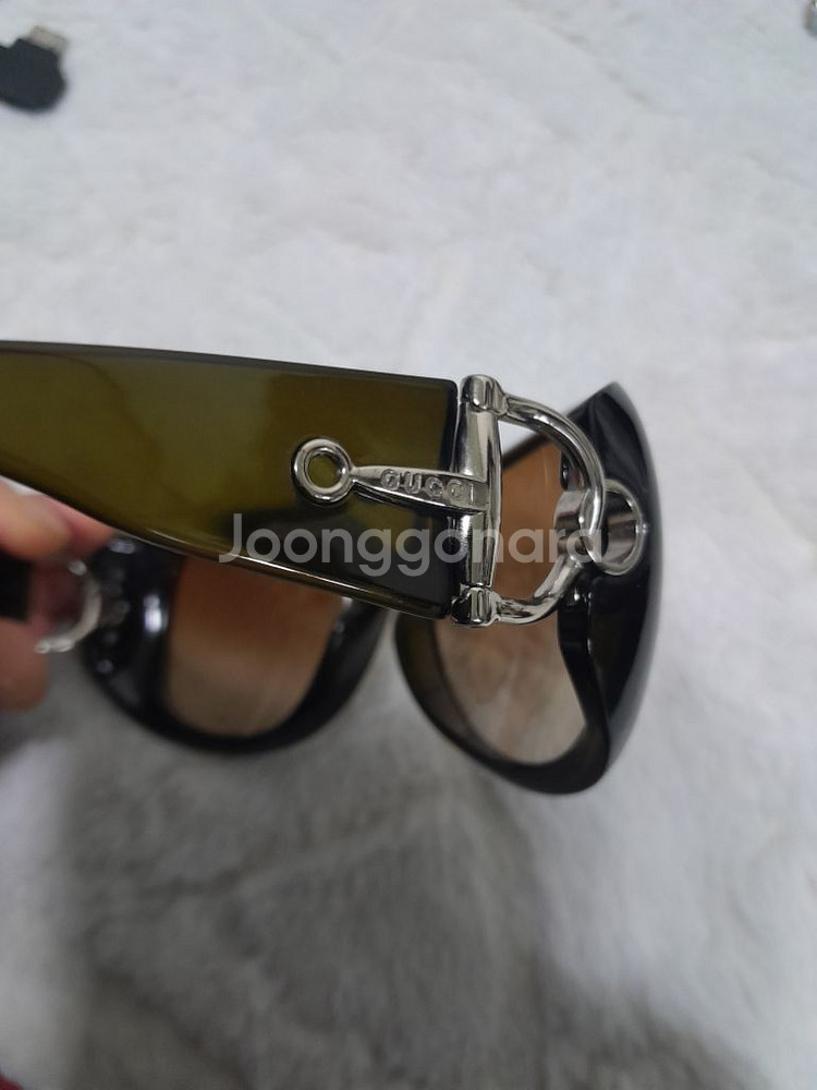 구찌 선글라스 오버 사이즈 뿔테--2