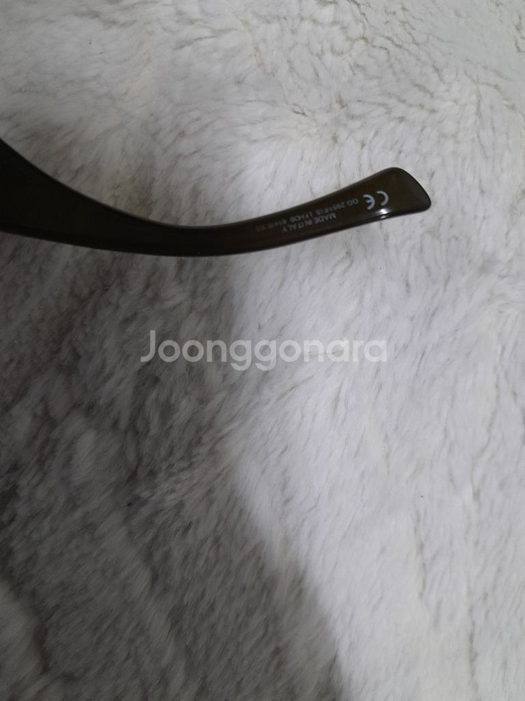 구찌 선글라스 오버 사이즈 뿔테--3