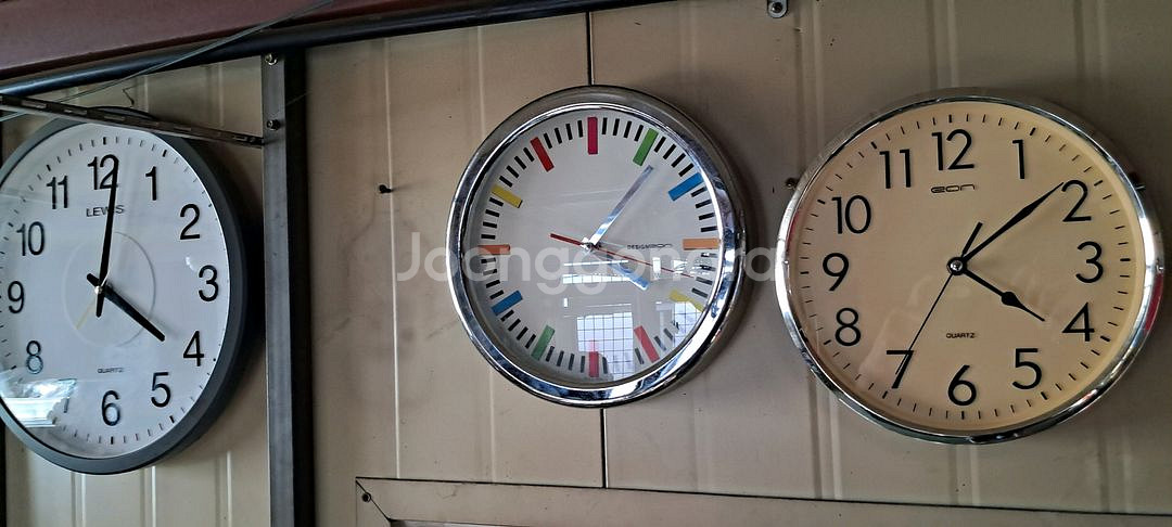 벽시계 무소음 벽걸이형시계 팝니다--0