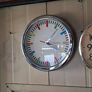 벽시계 무소음 벽걸이형시계 팝니다