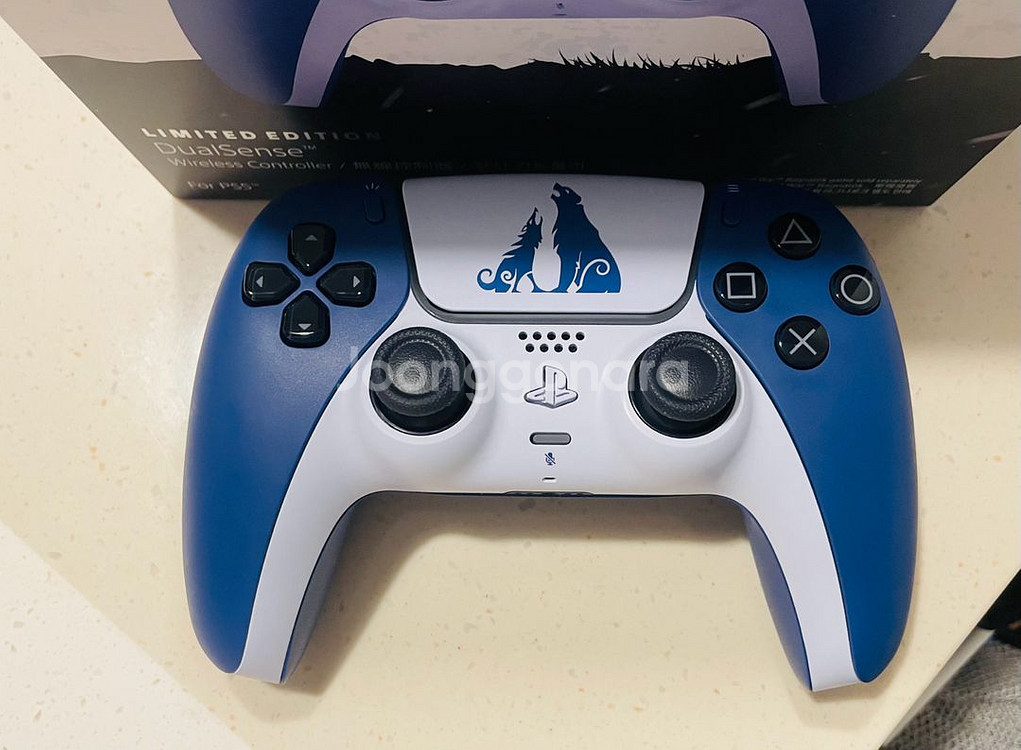 ps5 갓오브워 한정판 듀얼센스--2