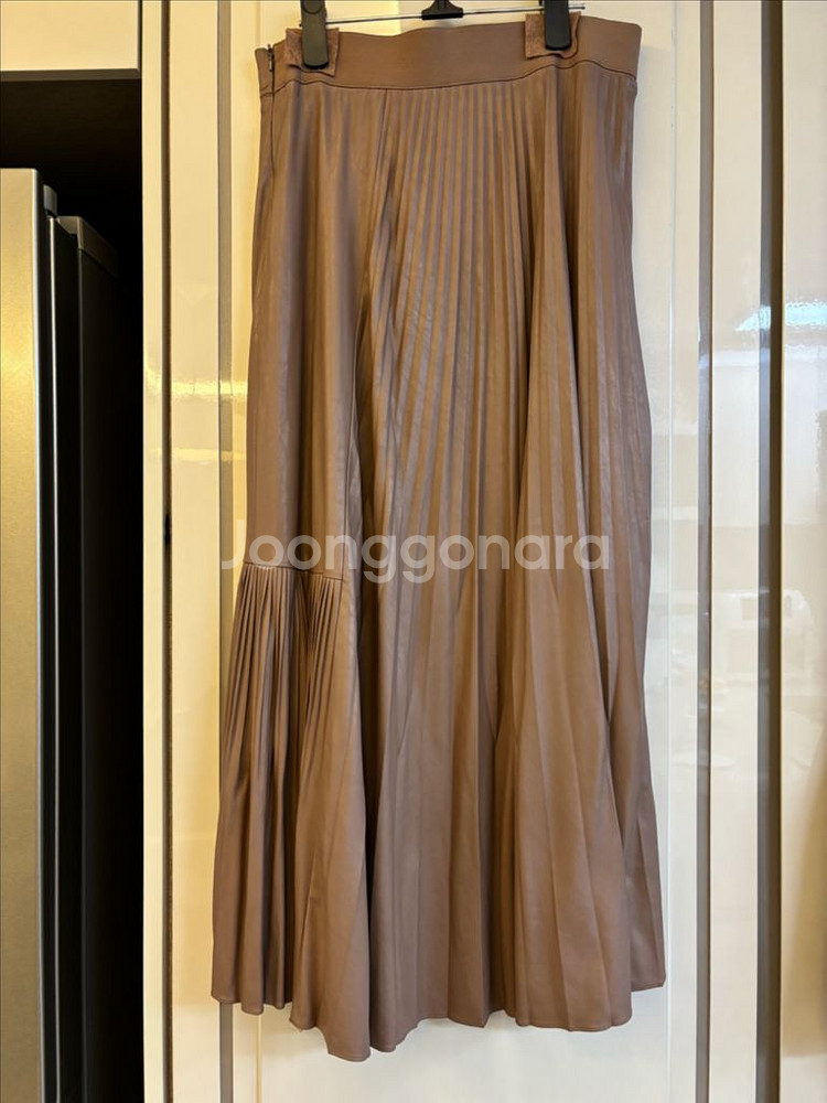 듀엘 레더 플리츠 스커트 66사이즈--6