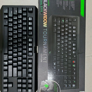 레이저 블랙위도우 토너먼트 에디션 팝니다.