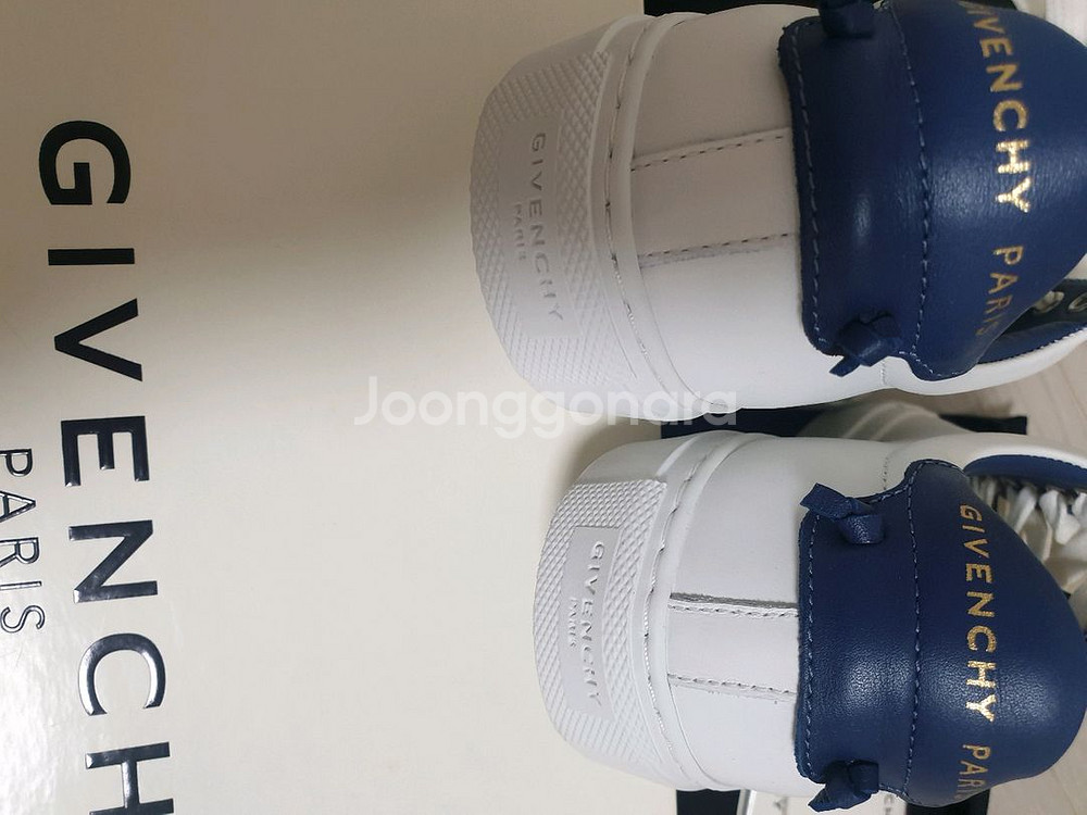 새상품 지방시 여성 가죽 스니커즈--2