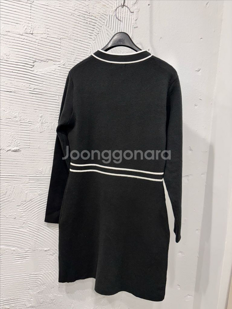 (11/2업뎃) 룩캐스트 블랙 미니 니트원피스--6