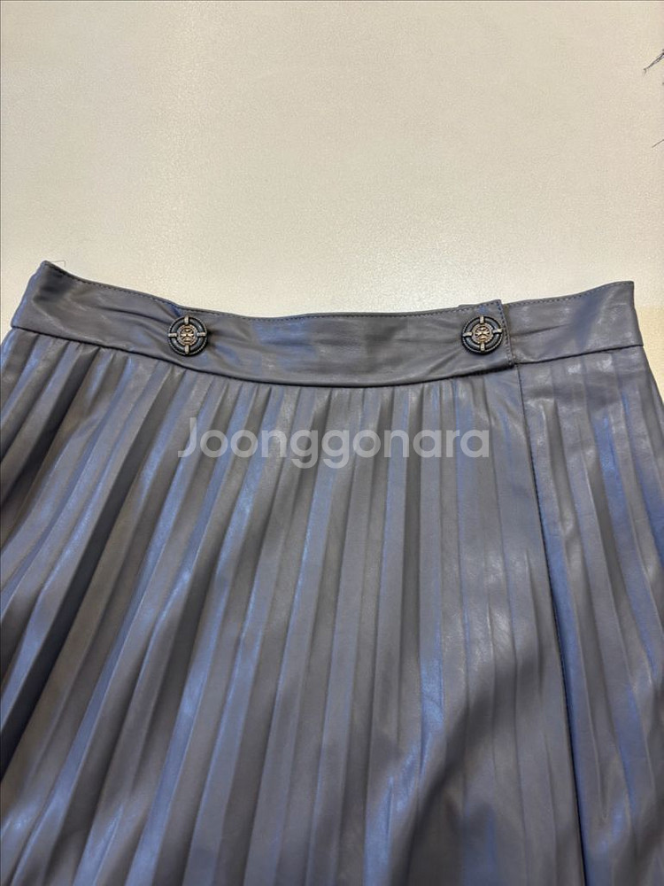 듀엘 레더 플리츠 스커트--2