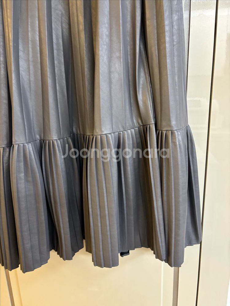 듀엘 레더 플리츠 스커트--5