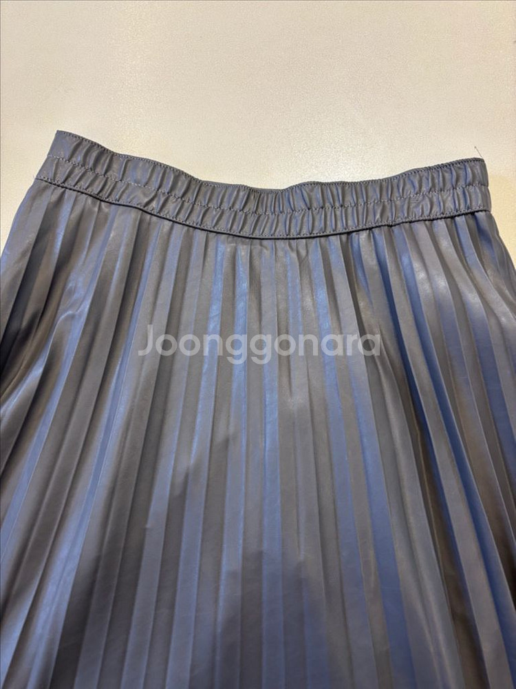 듀엘 레더 플리츠 스커트--3