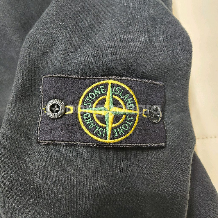 정품 스톤아일랜드 남성 기모 맨투맨 티셔츠 L--5