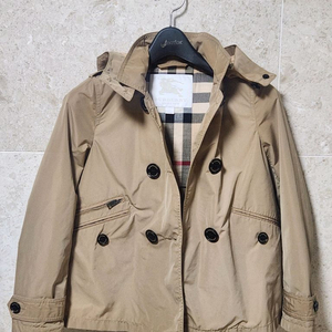 버버리 키즈 트렌치코트 8Y