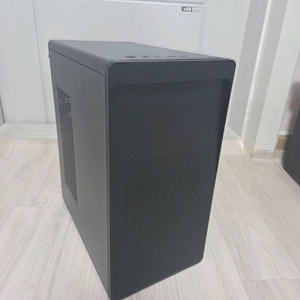 i3 9100f 본체 팝니다.