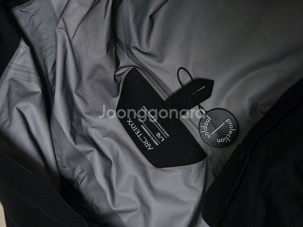 아크테릭스 베타자켓 블랙 L사이즈 구로고 새상품급 판매합니다.--2