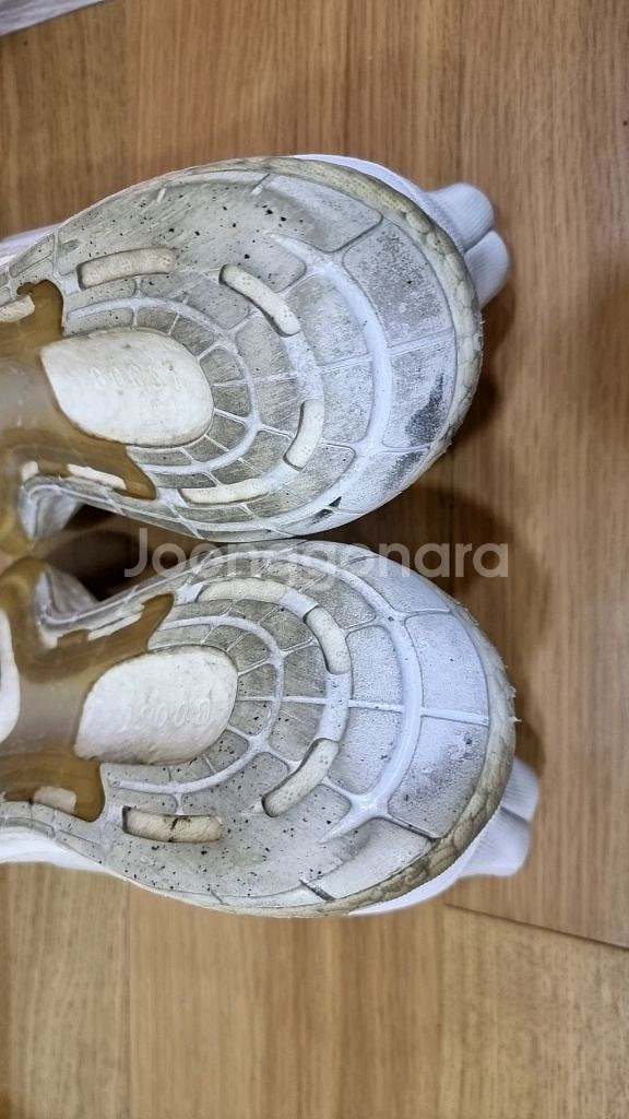 아디다스 울트라부스트 스니커즈265--6