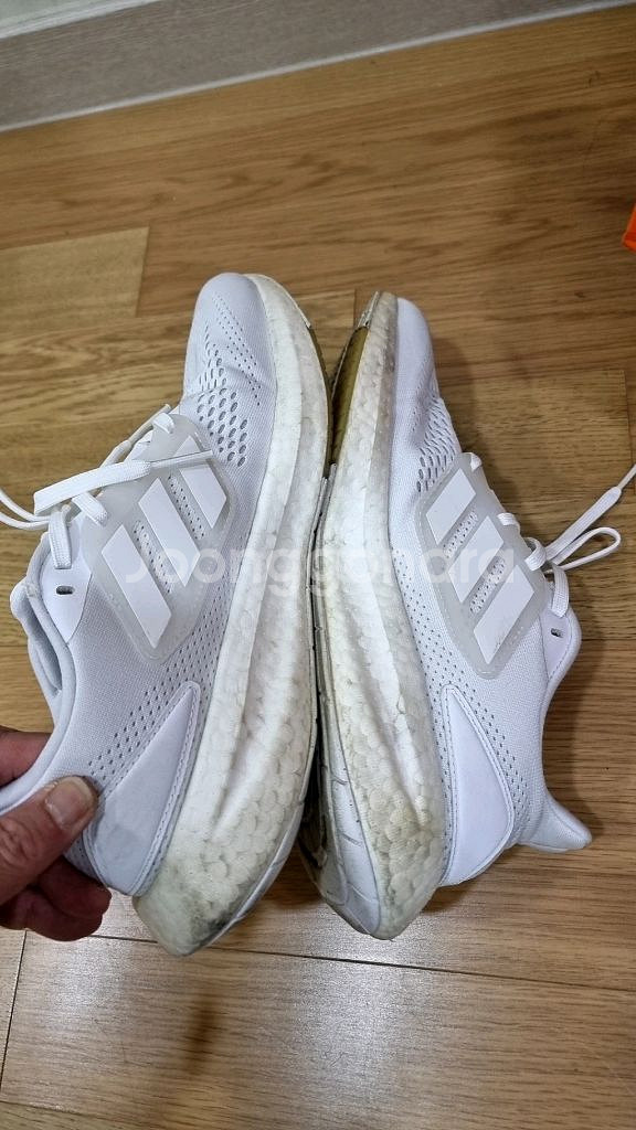 아디다스 울트라부스트 스니커즈265--4