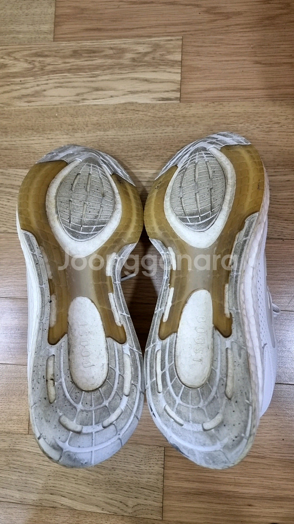 아디다스 울트라부스트 스니커즈265--7