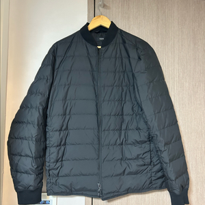 띠어리 theory 블랙 다운 봄버 자켓 L(105)