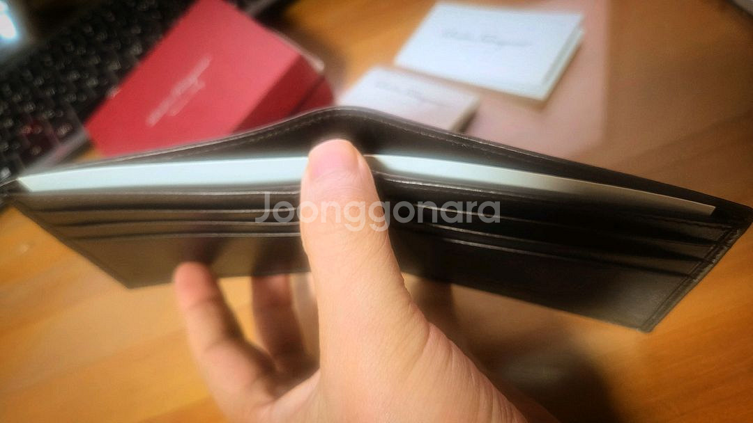 페라가모 남성 반지갑 새상품--3