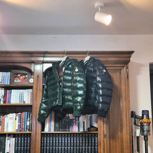 몽클레어 aubert 2사이즈 남색 (의류번호 8)