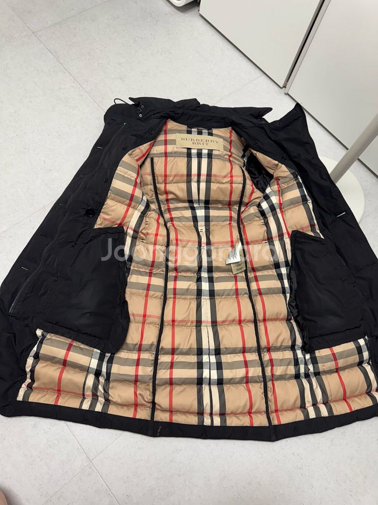 버버리 브릿 패딩--2