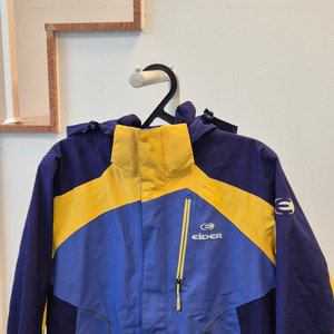 아이더 여성 바람막이 (등산복 추천)