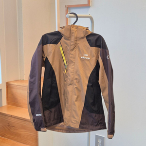 아이더 브라운 여성 바람막이 (등산복)